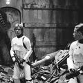 Star Wars Episode IV : Un Nouvel Espoir [VO : Star Wars Episode IV : A New Hope ; anciennement La Guerre des Etoiles]