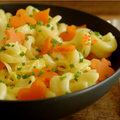 Jouons aux cartes avec des pâtes pour faire manger des légumes aux enfants !