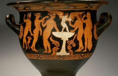 Attic red-figure bell krater, 4th Century BC