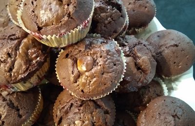 MUFFINS AU CHOCOLAT CŒUR DE NOIX DU BRÉSIL PRALINÉES