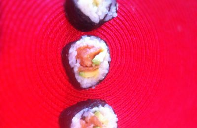 J'adooooore les sushi(Oui oui elle était facile) Avocat saumon