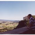 GERARD SUR LES TERRASSES DE LURS (Alpes de hte-Provence) AU DESSUS DE LA DURANCE