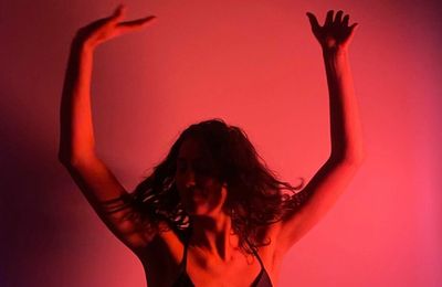 OFF Avignon / La Brûlure - Théâtre du Rempart : Quand les mots pansent l’incandescence de la douleur 