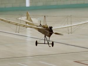 Un modèle indoor : La Demoiselle de Santos Dumont