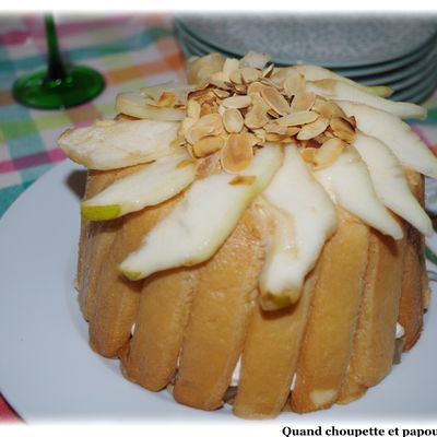 CHARLOTTE AUX POIRES ET AMANDES GRILLEES