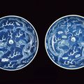 A fine pair of blue and white porcelain small dishes, Guangxu mark and of the period (1875-1908)