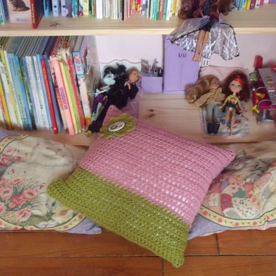 Coussin tout simple pour coin lecture.