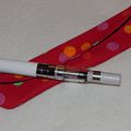 Pochette / étui / housse pour cigarette électronique vapoteur vapoteuse rouge à pois colorés