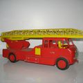 Camion de pompiers anglais marque PIPPIN TOY