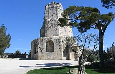 Visiter Nîmes