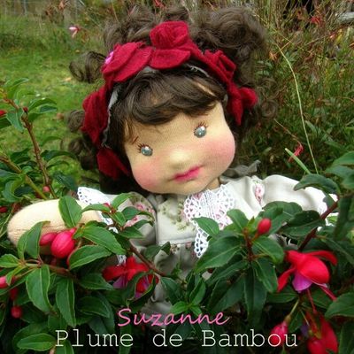 Suzanne, poupée 35 cm