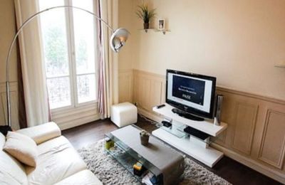 1 BDR flat in Paris 17th arrondissement 460€ per week or 1290€ per month AVAILABLE from 13th of January