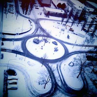 Paysage urbain sous la neige - Rond point