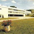 une photo du lycée des années 1970