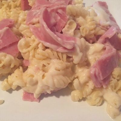Recette n°7 : Gratin de pâtes au jambon et à la béchamel