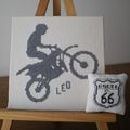 Léo aime la moto