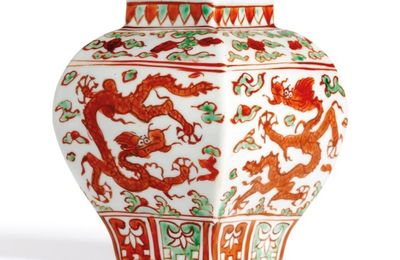 A rare iron-red and green enameled 'dragon' jar, Mark and period of Jiajing