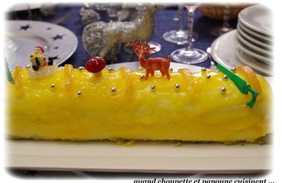 BÛCHE MANDARINE-MOUSSE CHOCOLAT BLANC ET DACQUOISE PISTACHE AU GRAND MARNIER