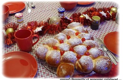 BRIOCHE EN FORME DE SAPIN DE NOEL
