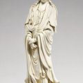 A large and finely modelled Dehua figure of Guanyin, Qing dynasty, early 18th century