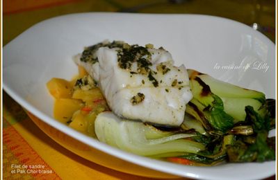 Filet de sandre et pak choi braisé