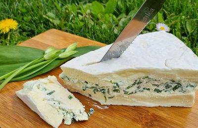 Brie farci au mascarpone et à l'ail des ours
