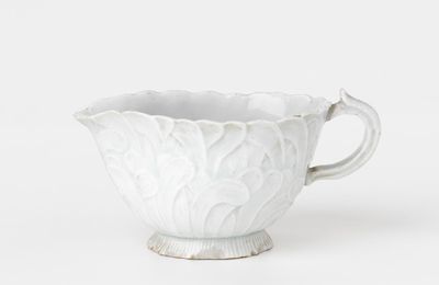 Libation cup, moulded chrysanthemum petals, Ming dynasty (1368-1644)