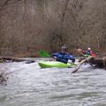 Suzon branché et kayakistes actifs