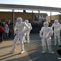 Des androïdes traversent le collège des Salins - 30 Decembre 2006