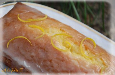 Lemon drizzle cake ou Cake glacé au citron