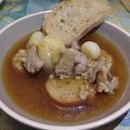 Mouton Mitonné, dans une soupe de bière et d'oignons