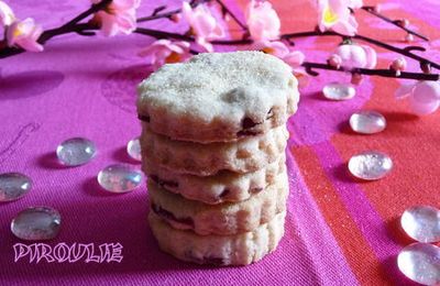 Biscuits sablés aux cranberries macérées dans du thé aux fruits rouges