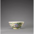 Bol en porcelaine fencai. Chine, dynastie Qing, marque et époque Daoguang (1821-1850). 