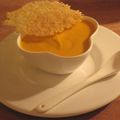 Soupe de carottes au lait de coco, tuile de parmesan