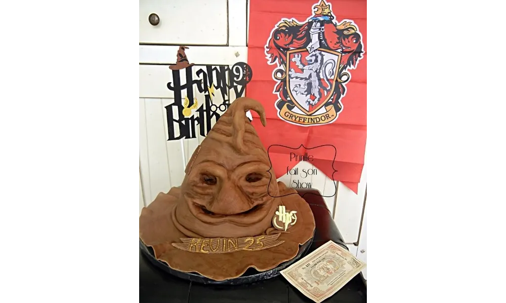 Gateau Choixpeau magique de Harry Potter .