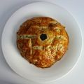 Création : une tourte où se mêlent des cardons, du foie gras, des morilles, etc...