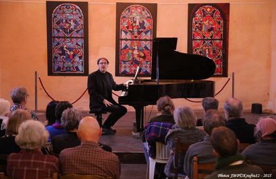Sacha Stefanovic en concert à la chapelle des pénitents à Nant (12)