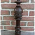 Balustre patiné devenu pied de lampe