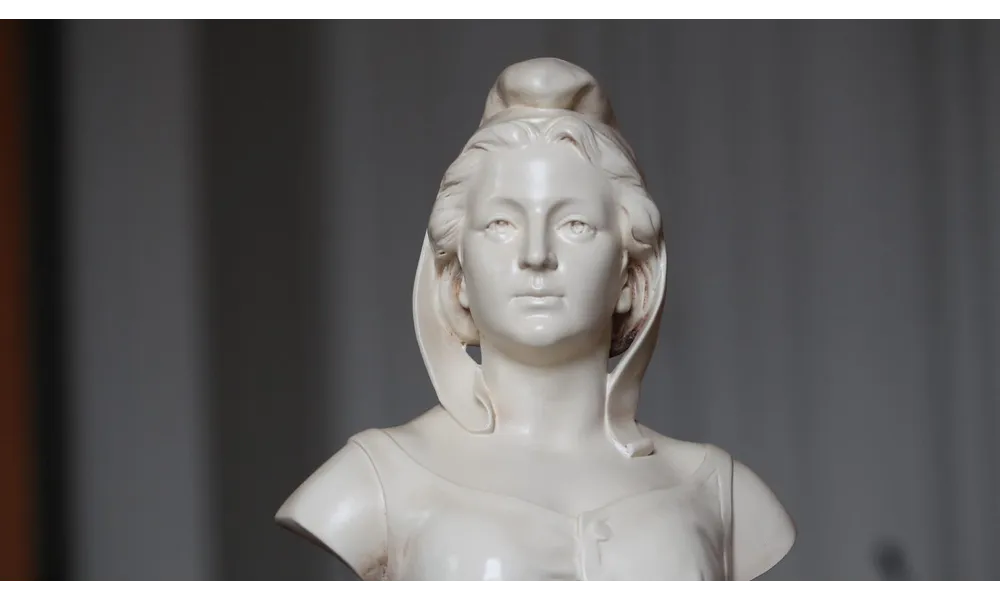 POURQUOI LA REPUBLIQUE A PRIS LE NOM DE MARIANNE? (notez ce que symbolyse le bonnet phrygien, à ce jour nous sommes redevenu 