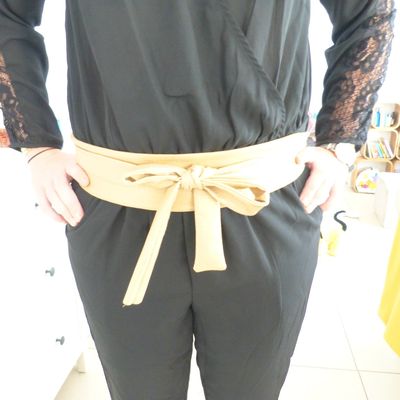Une ceinture Obi en simili...