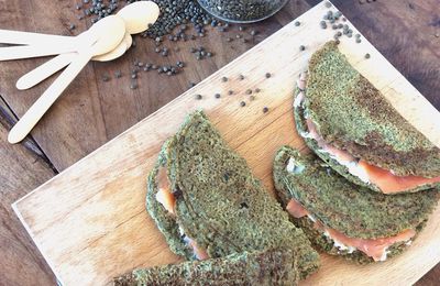 Galettes de lentilles vertes du Puy, fromage frais et saumon fumé façon Cléa