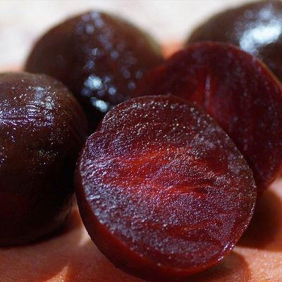 Cuisson divers des betteraves rouges au four à microondes, à la vapeur ou à l’eau