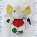 Doudou Peluche Eléphant Assis Blanc Rouge Vert Jaune Bleu Vintage Berchet