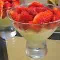 la recette du mois: verrine de fraises à la crème de tiramisu