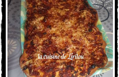 Pizza du chef au chutney d'ananas et de tomate