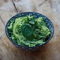 Spaghetti de courgette au pesto d'avocat