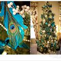 Noël paré de plumes de paon
