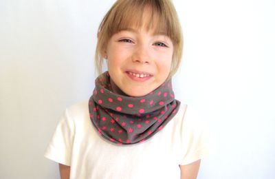 VENDU Tour de cou Réversible pour Fille "Pois et Etoiles Fuchsia et Gris" foulard, snood