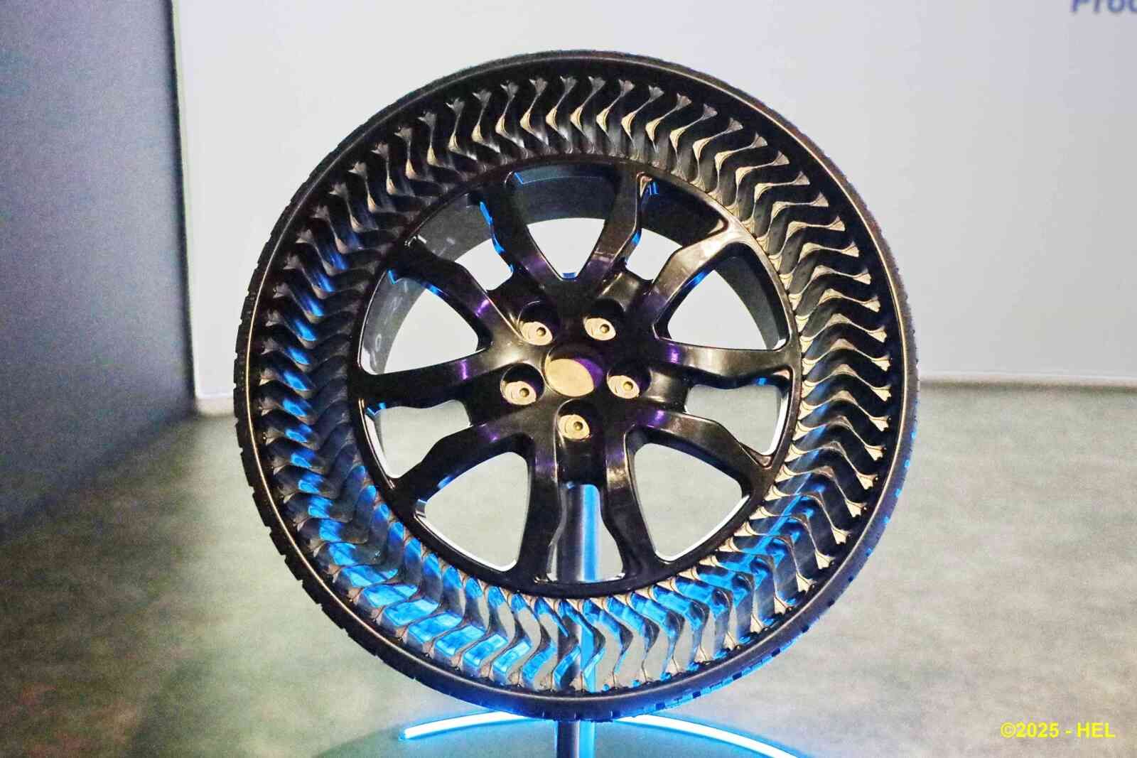 Michelin Uptis Roue-Pneu sans air_01 - 2019 [F] HL_GF