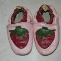chaussons fraise 6/12 mois